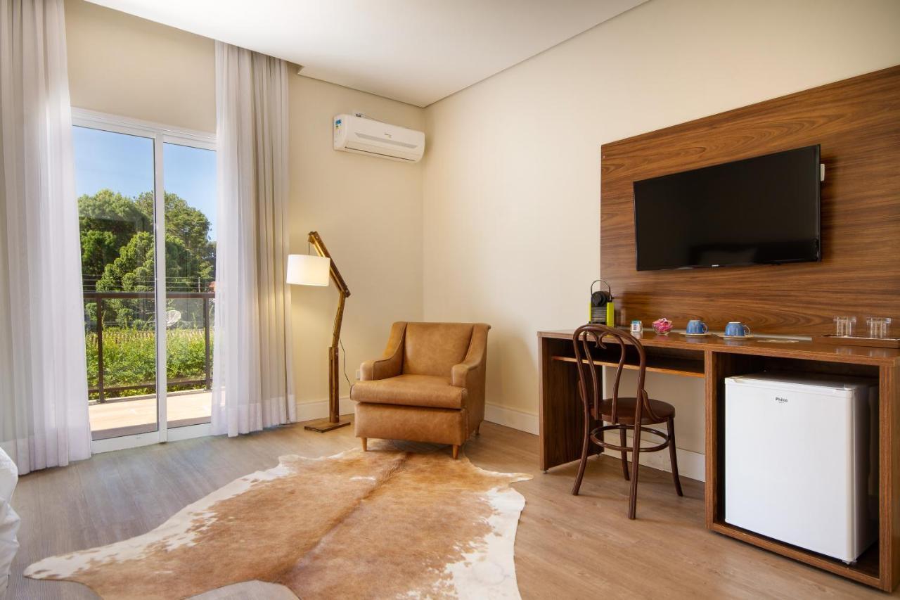 Hotel Chateau Campos do Jordao Exterior photo