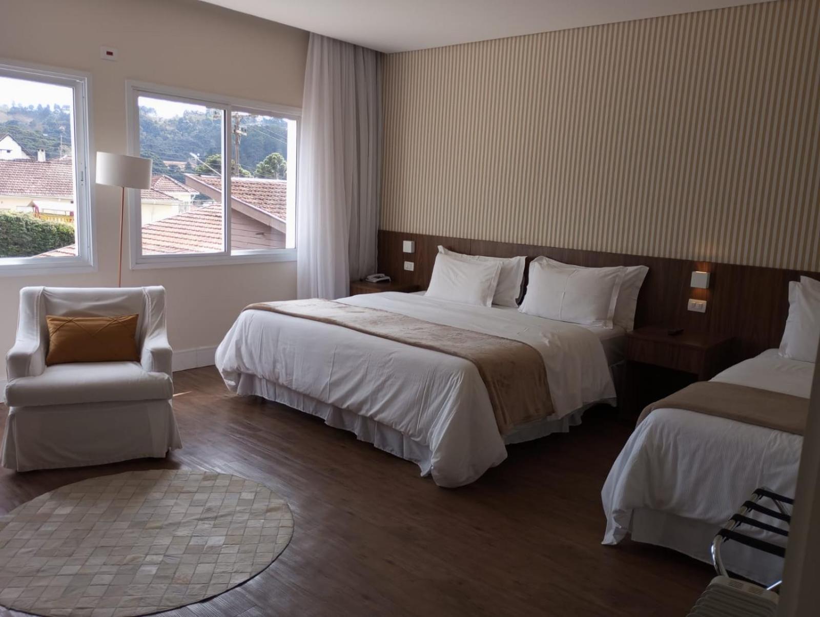 Hotel Chateau Campos do Jordao Exterior photo